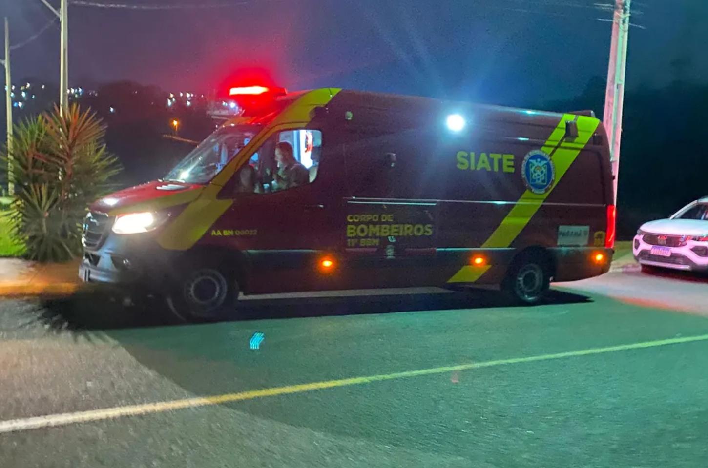 Colisão entre carro e bicicleta motorizada deixa adolescente ferido