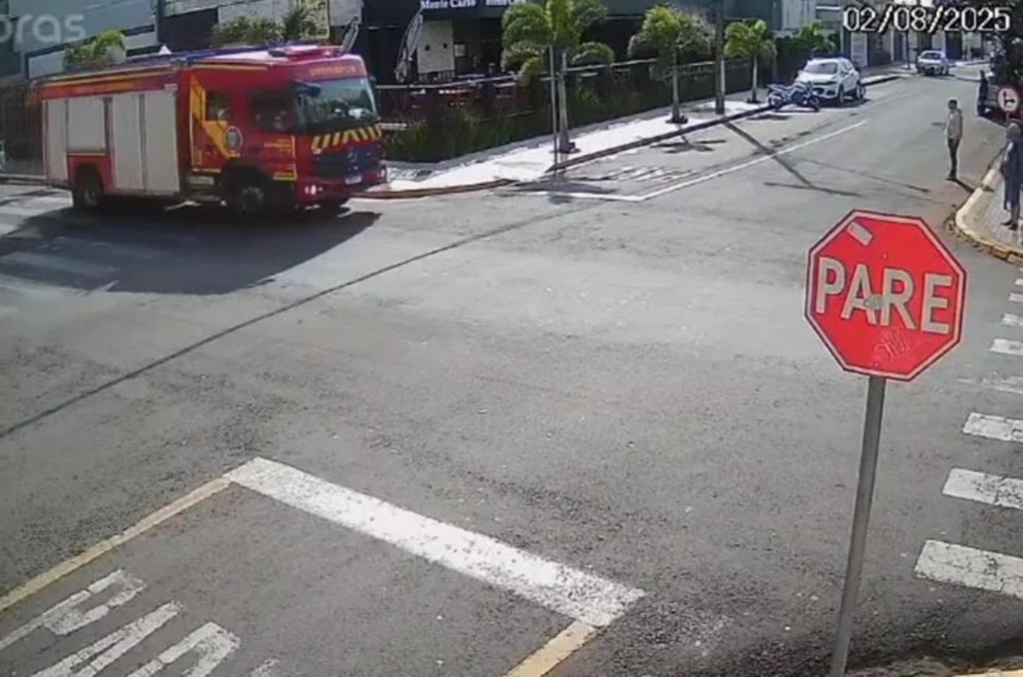 Incêndio em restaurante de Apucarana é contido por funcionários antes da chegada dos bombeiros