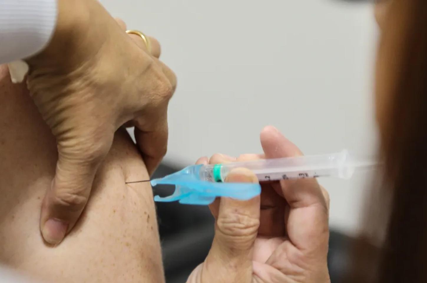 Pais têm 5 dias para vacinar filhos no PR sob multa de R$ 5 mil