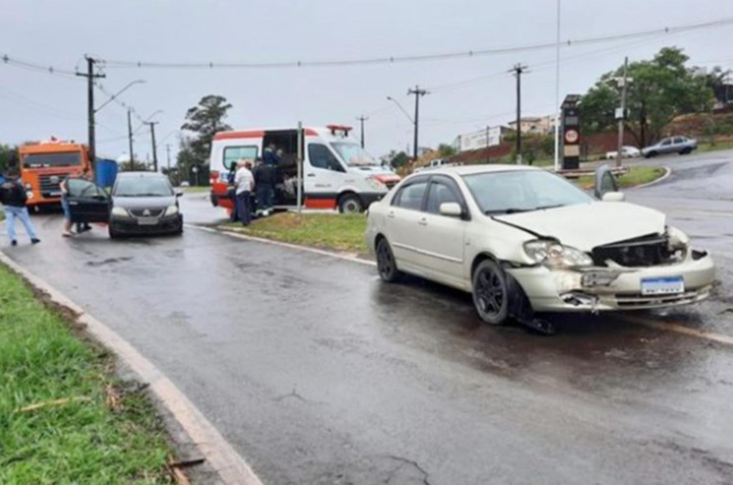 Acidente no trevo da Emater mobiliza socorristas em Jandaia do Sul