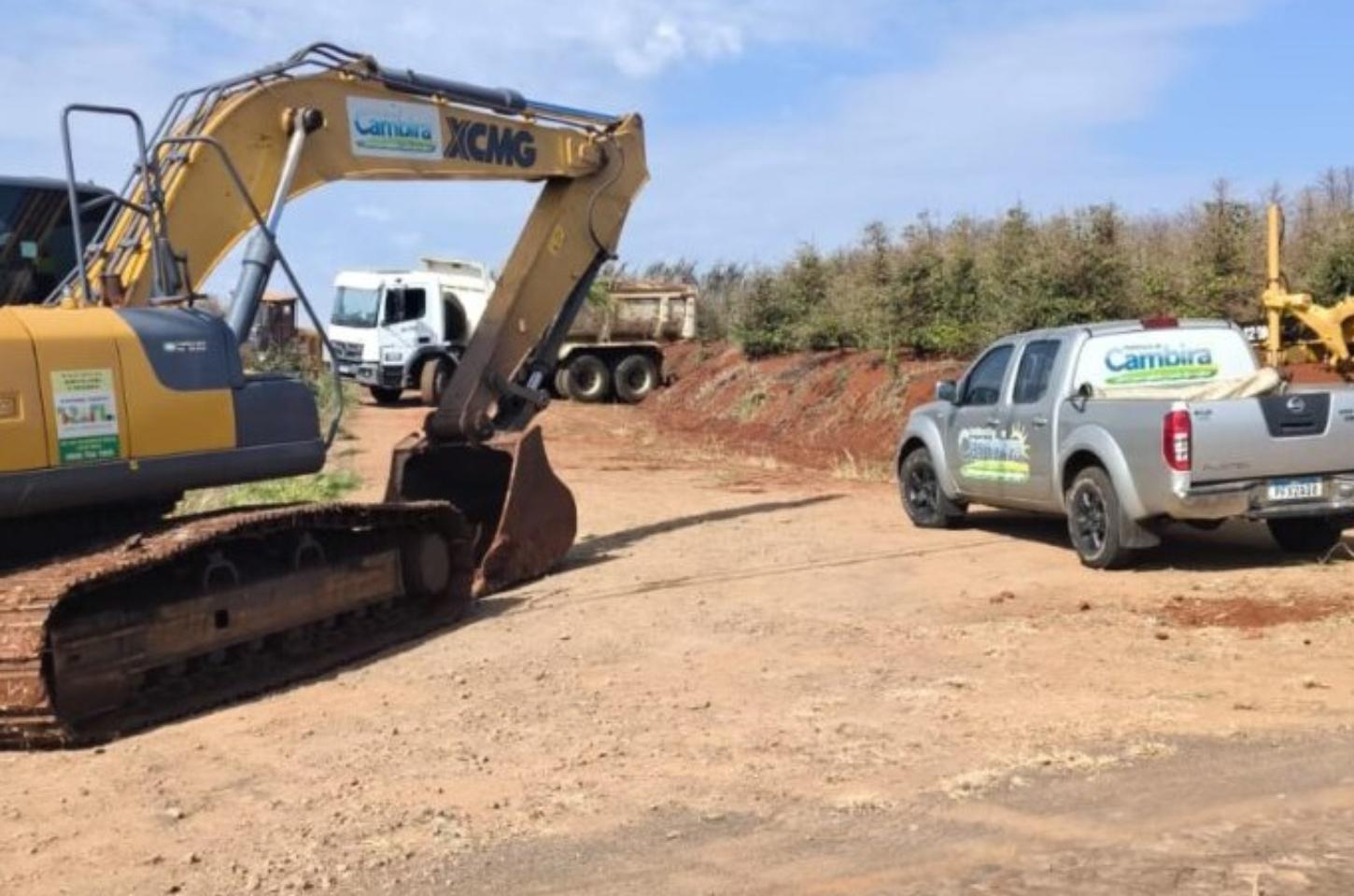 Prefeitura de Cambira inicia manutenção na Estrada da Gabiroba