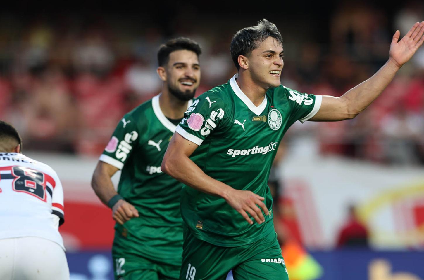 Em virada épica, Palmeiras vence São Paulo no Morumbi e assume liderança do Brasileirão