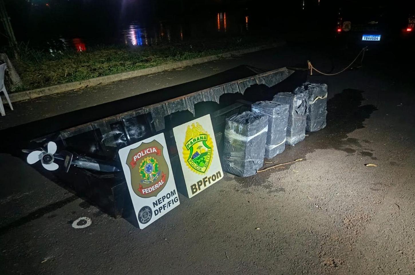 BPFRON E PF APRENDEM MAIS DE CEM QUILOS DE MACONHA EM EMBARCAÇÃO EM FOZ DO IGUAÇU -PR