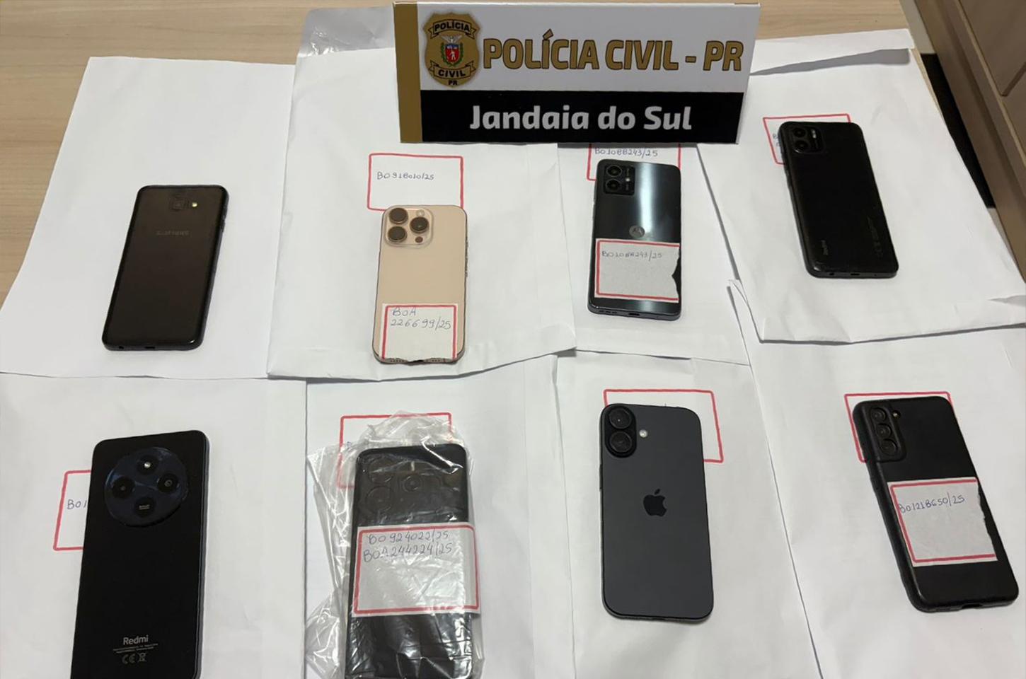 Delegacia de Polícia Civil de Jandaia do Sul realizou, nesta semana, a entrega de oito aparelhos celulares recuperados