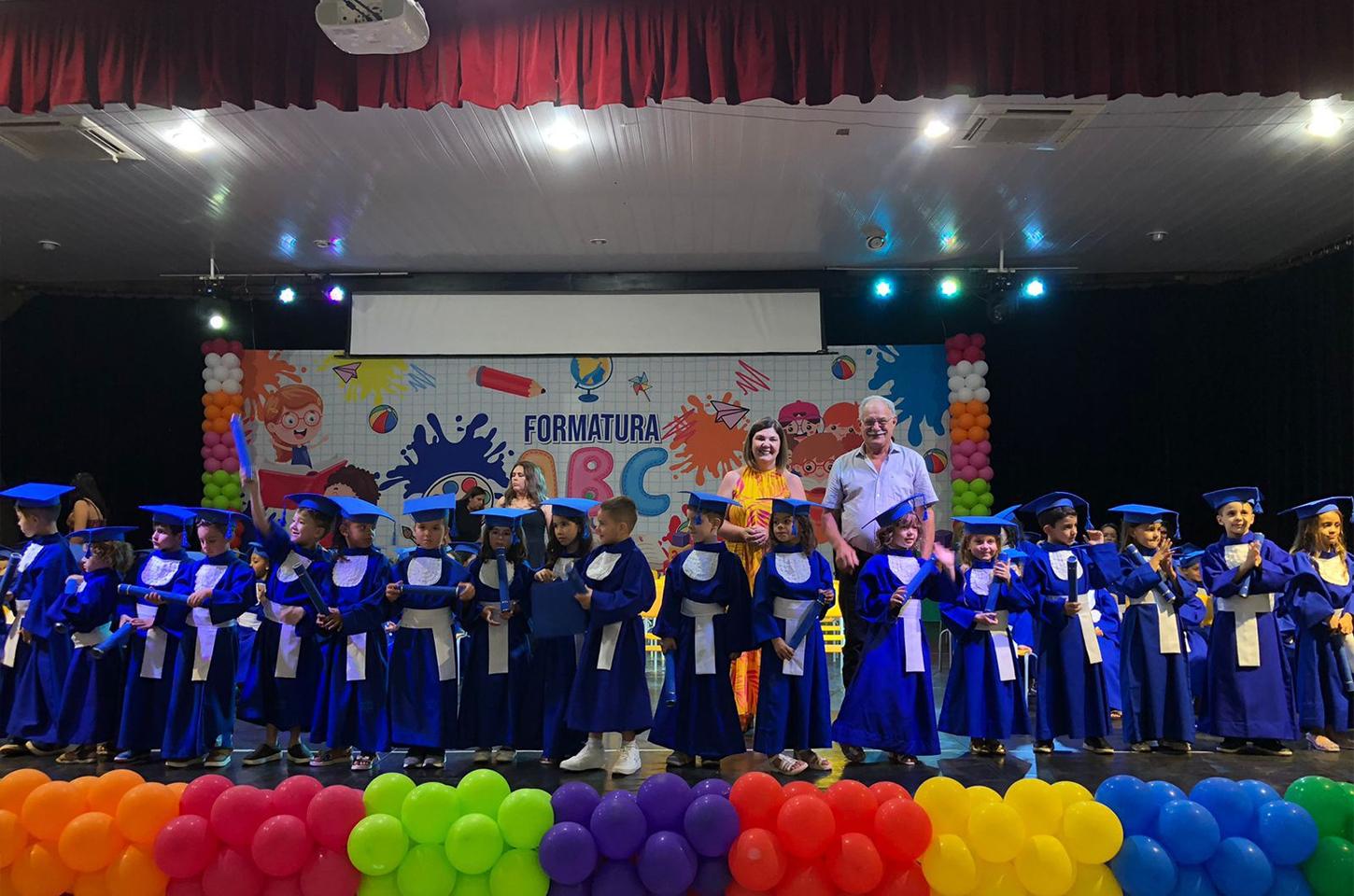 Departamento de Educação realiza formatura das Escolas e CMEI's municipais