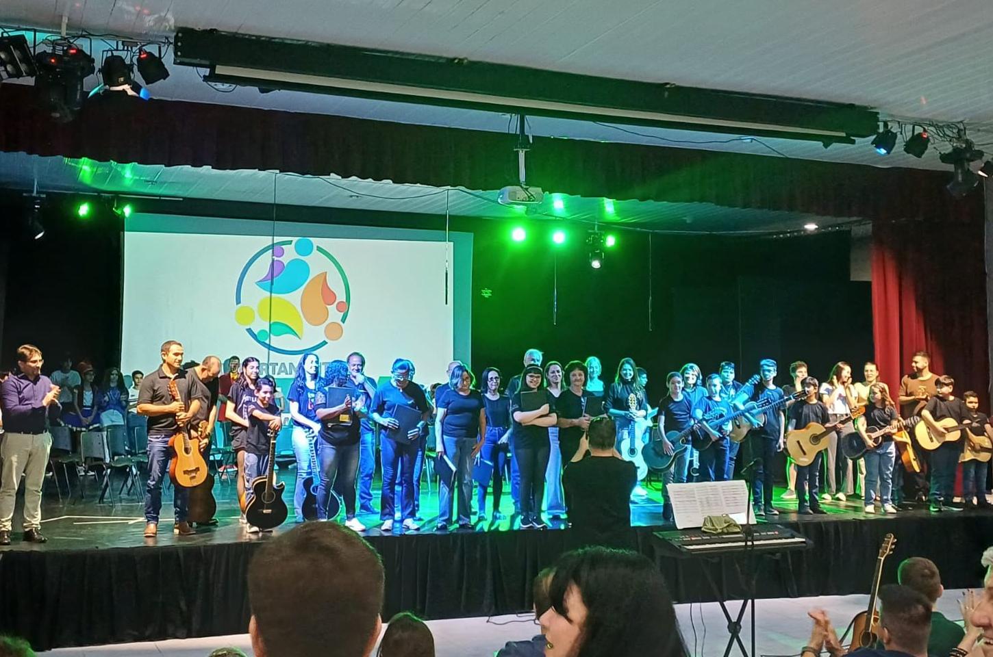 Programa Velha Infância é apresentado em Jandaia do Sul