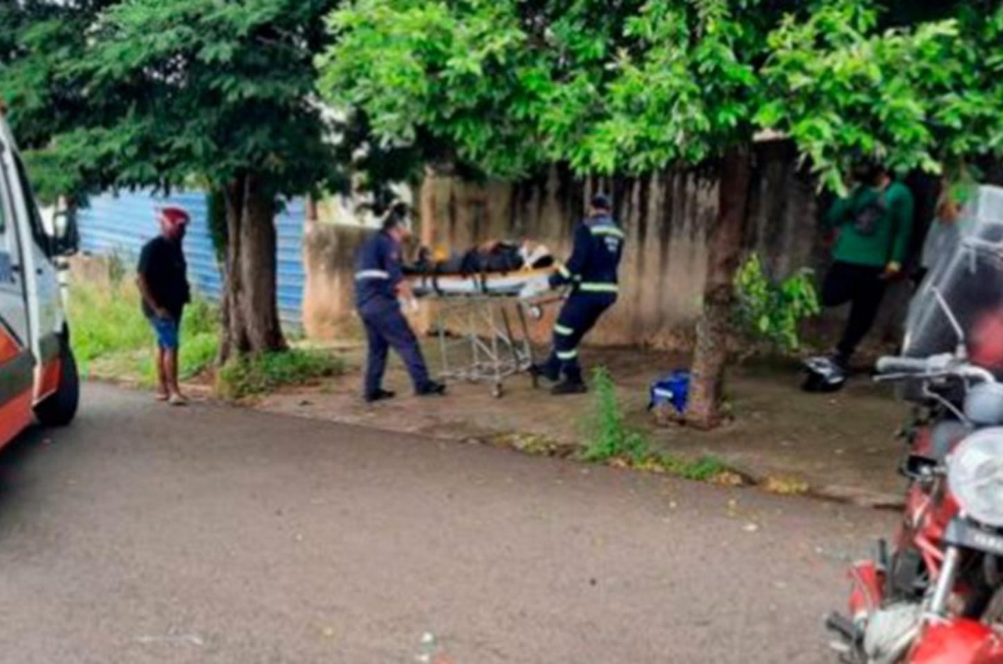 Caminhão e motocicleta colidem em cruzamento da Tancredo Neves