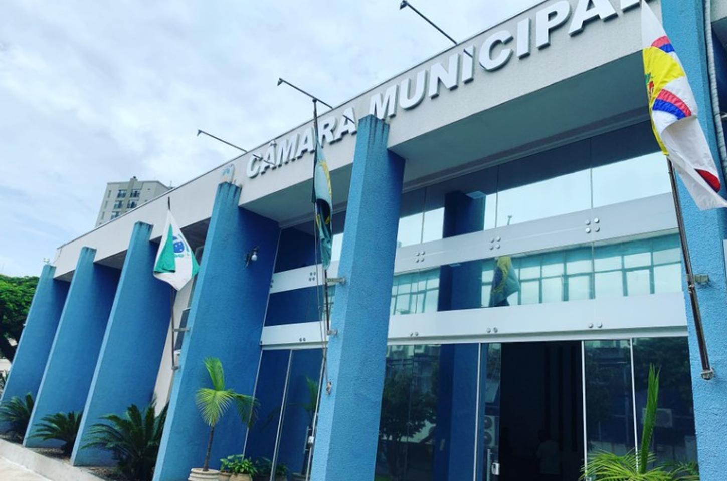 Devolução de recursos da Câmara de Apucarana despenca em 2025 e gastos com diárias disparam