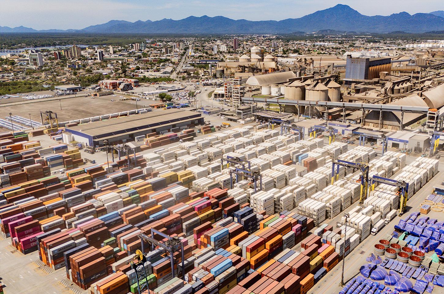 Exportações com contêineres: Portos do Paraná ultrapassam marca de 1,6 milhão de TEUs