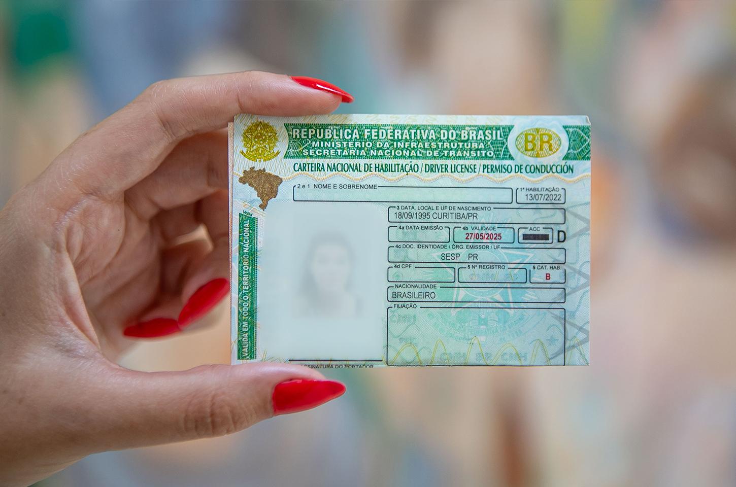 Mais de 22 mil condutores do Paraná já renovaram a CNH de forma automática e gratuita