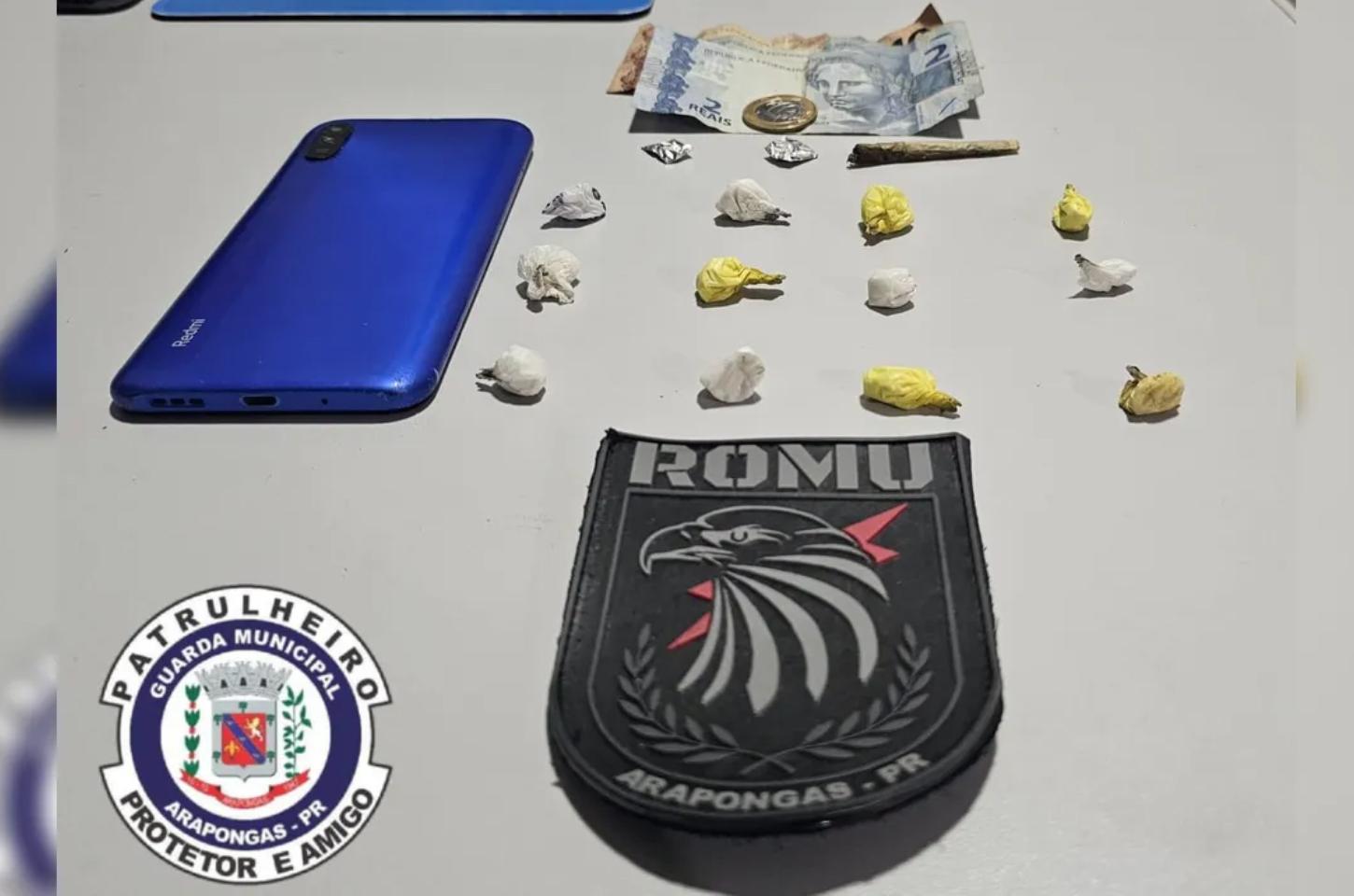 Mulheres são presas por tráfico com drogas escondidas no tênis em Arapongas