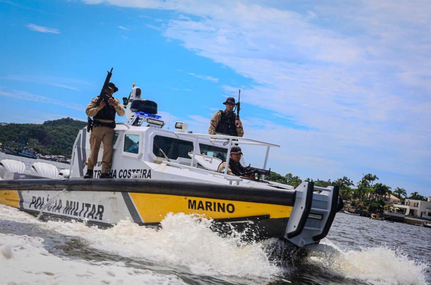 Patrulha Costeira da PMPR reforça policiamento no mar e em terra no Litoral do Paraná