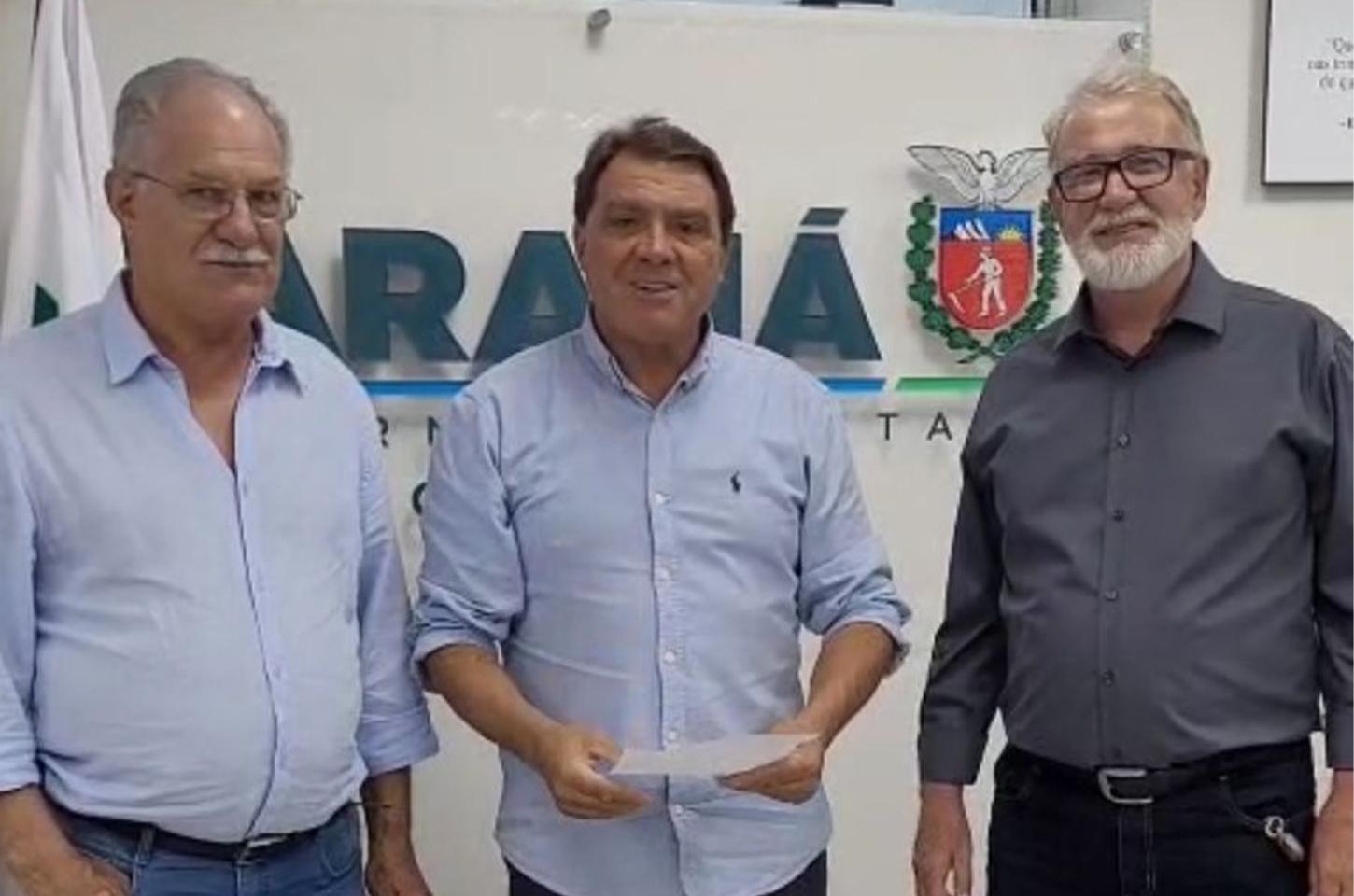 Prefeito Ditão Pupio e vice-prefeito Inei Heckert garantem autorização para aquisição de novos ônibus em Jandaia do Sul