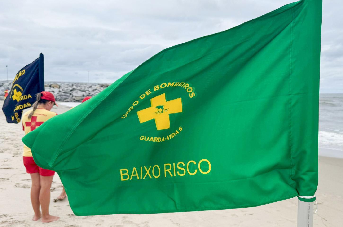 Bombeiros alertam banhistas