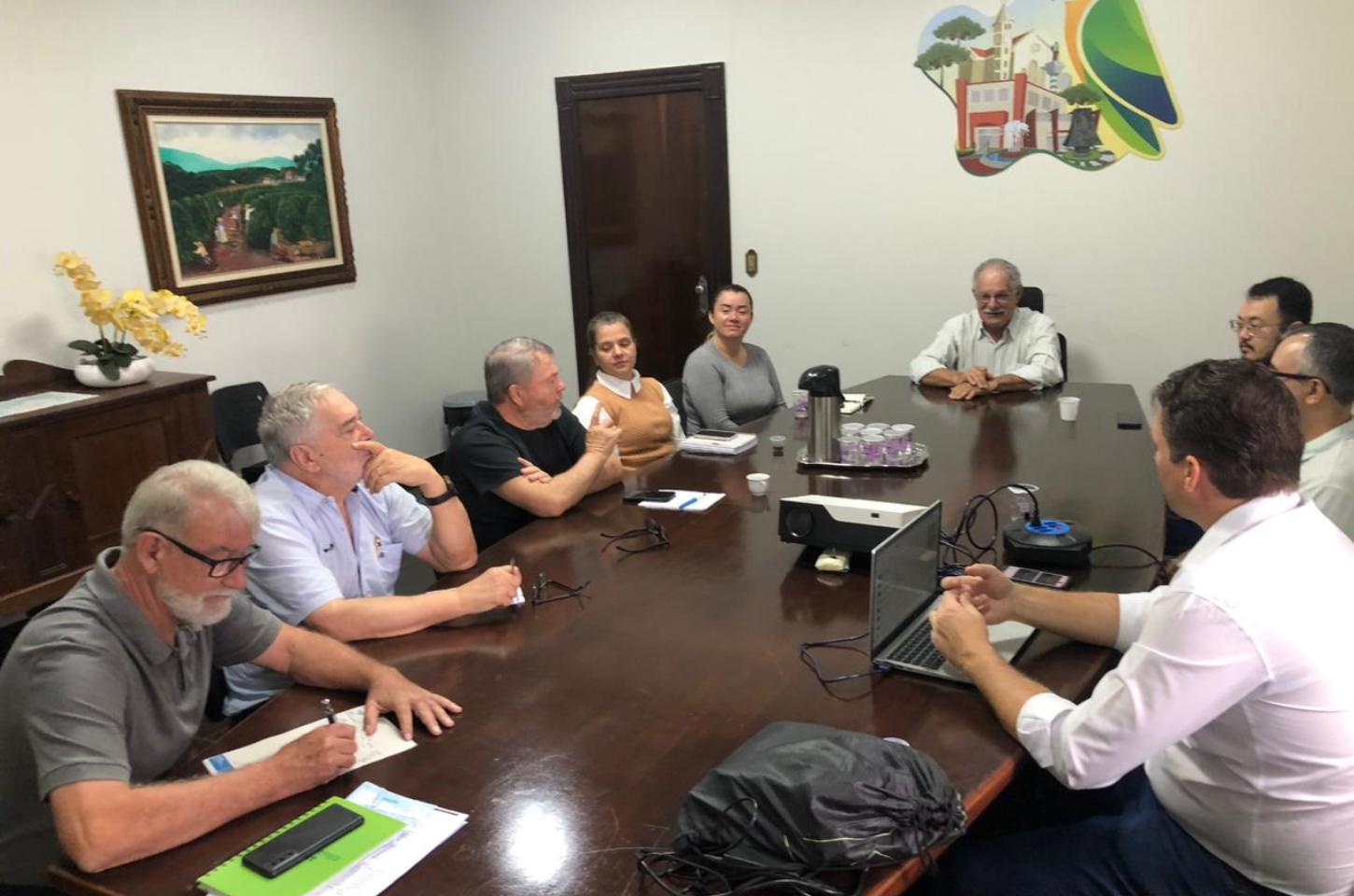 Jandaia do Sul realiza reunião com Sebrae para fortalecer políticas de desenvolvimento