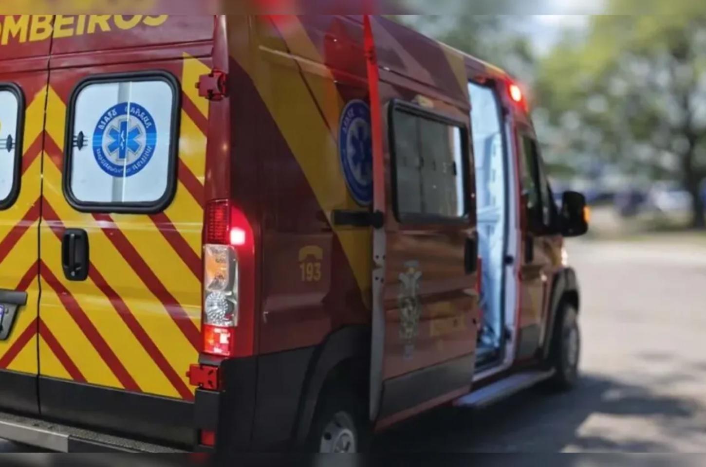 Motociclista tenta fugir da PM, bate em muro e acaba no hospital em Ivaiporã
