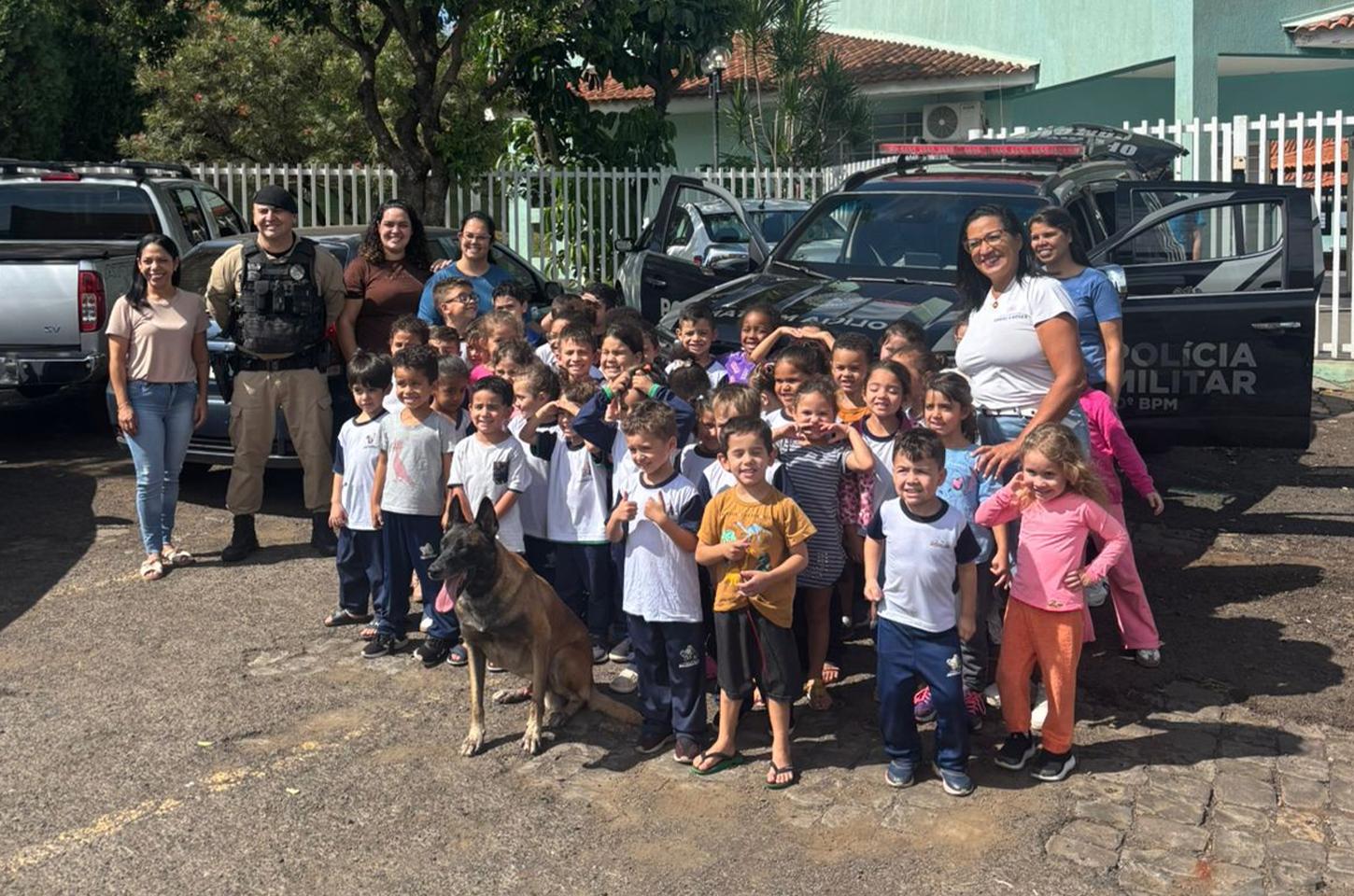 Prefeitura de Jandaia do Sul realiza palestra educativa sobre proteção animal em escola municipal