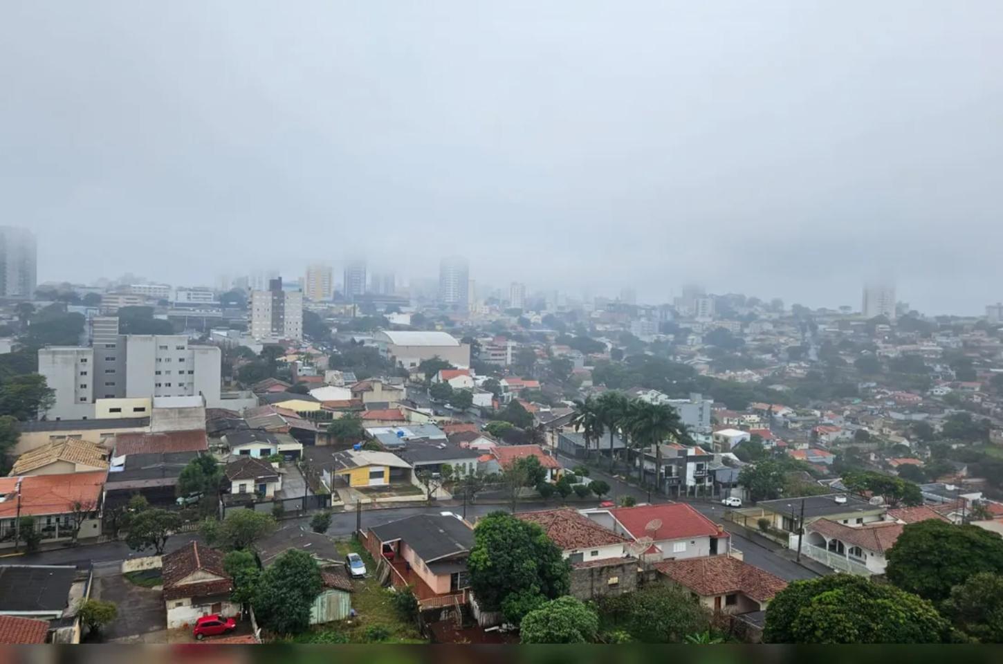 Ciclone agrava instabilidade e coloca o Paraná em alerta para tempestades