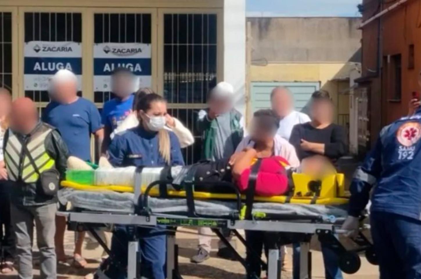 Mulher é atropelada na faixa de pedestres próximo à rodoviária de Apucarana
