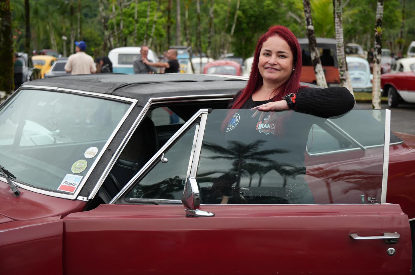 Passeio de carros antigos reúne mais de 500 veículos na Ponte de Guaratuba