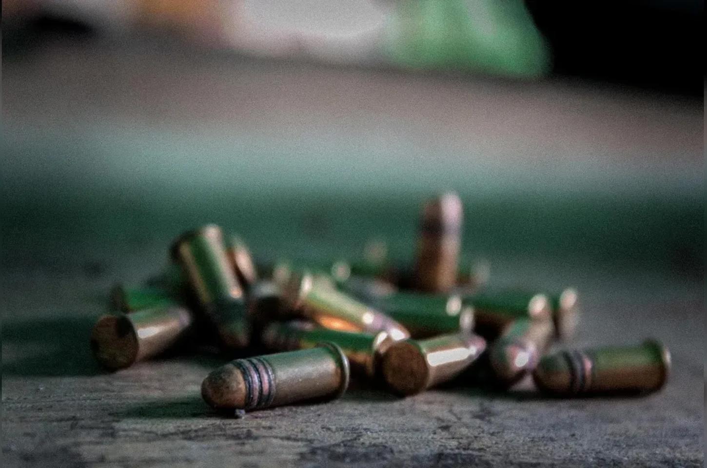 Tiros na madrugada: ocupantes de veículos disparam 10 vezes em Bom Sucesso