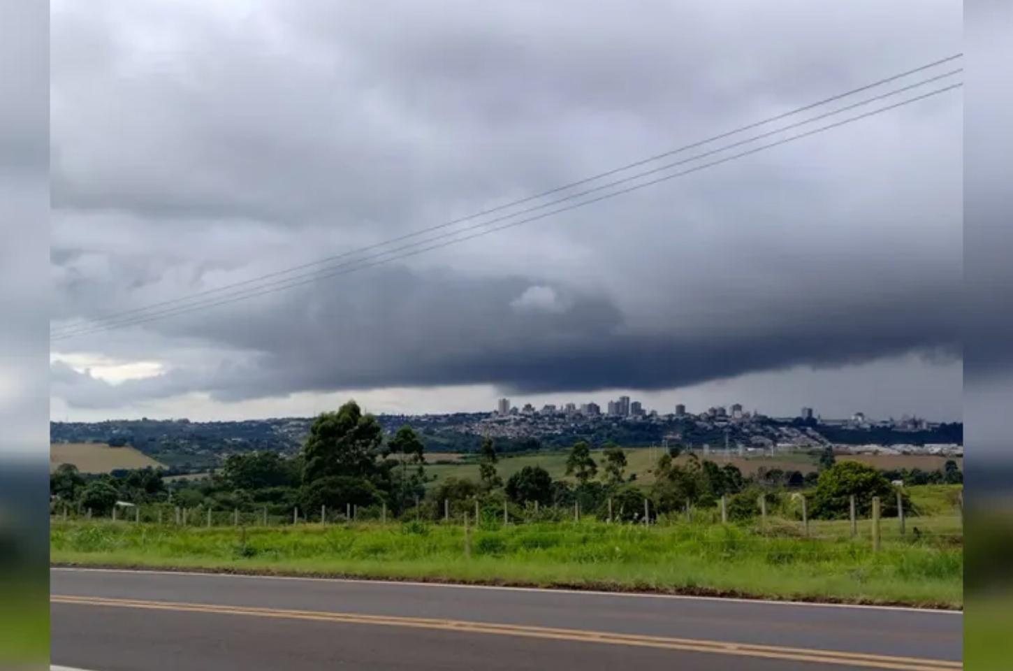 Alerta de tempestade e granizo coloca várias cidades do Paraná em perigo