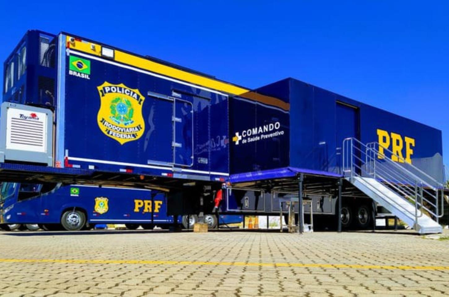 Carreta da Saúde da PRF leva atendimento gratuito a motoristas no Paraná