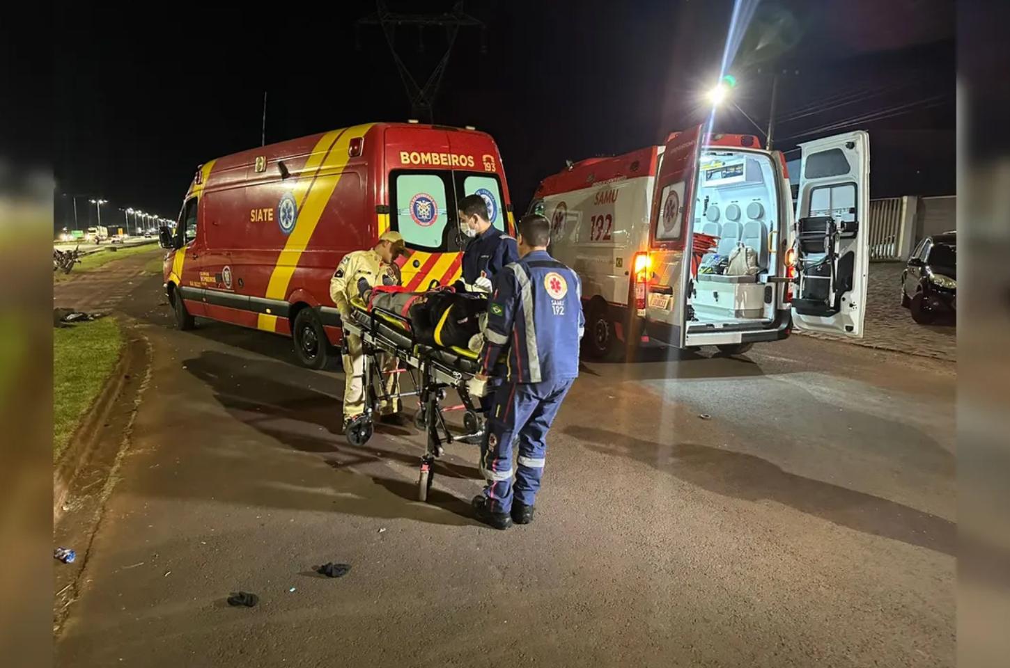 Motorista de carro atinge casal em moto e foge sem prestar socorro em Apucarana