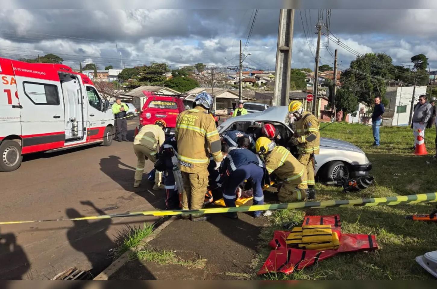 Motorista morre após bater carro contra poste em Apucarana