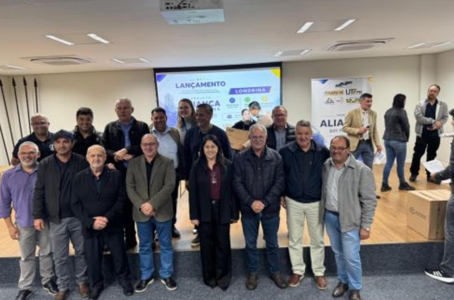 Jandaia do Sul recebe equipamentos e capacitação para modernizar projetos de engenharia