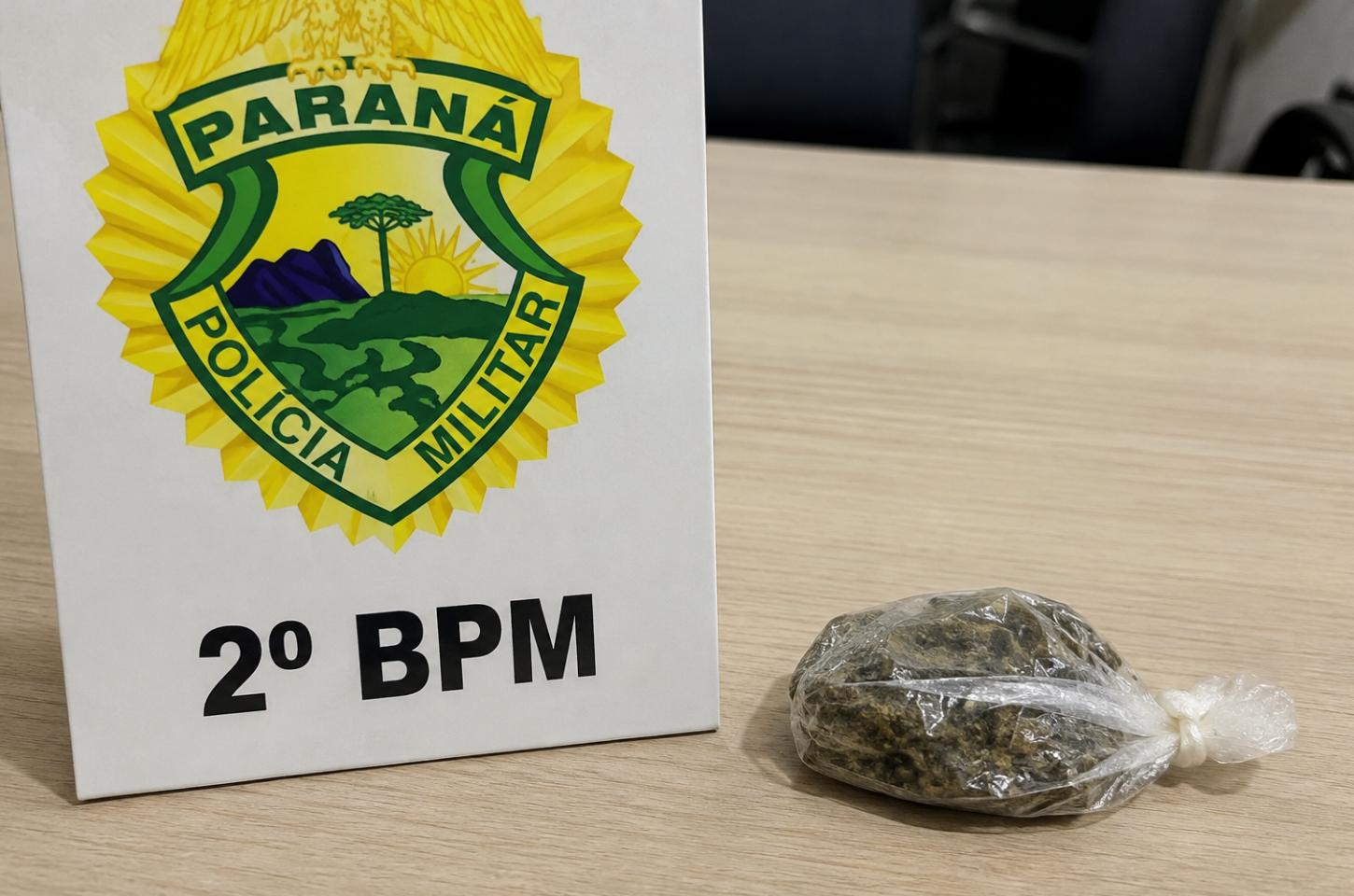 Porção de maconha é encontrada em compartimento de hidrômetro no centro de Jandaia do Sul