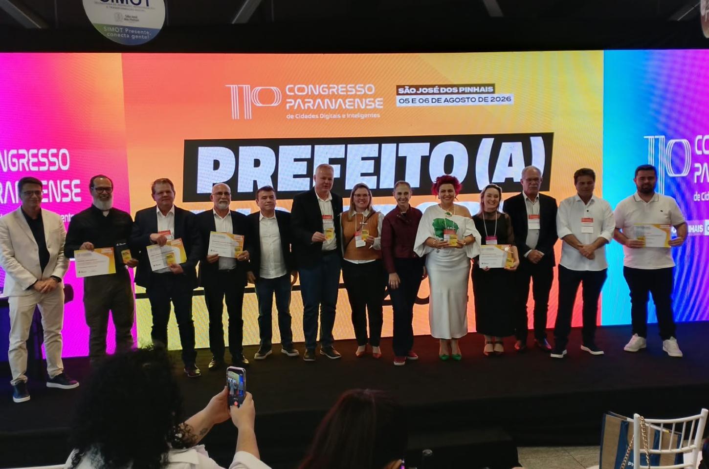 Prefeito Ditão Pupio recebe Prêmio Prefeito Inovador 2026 em congresso estadual