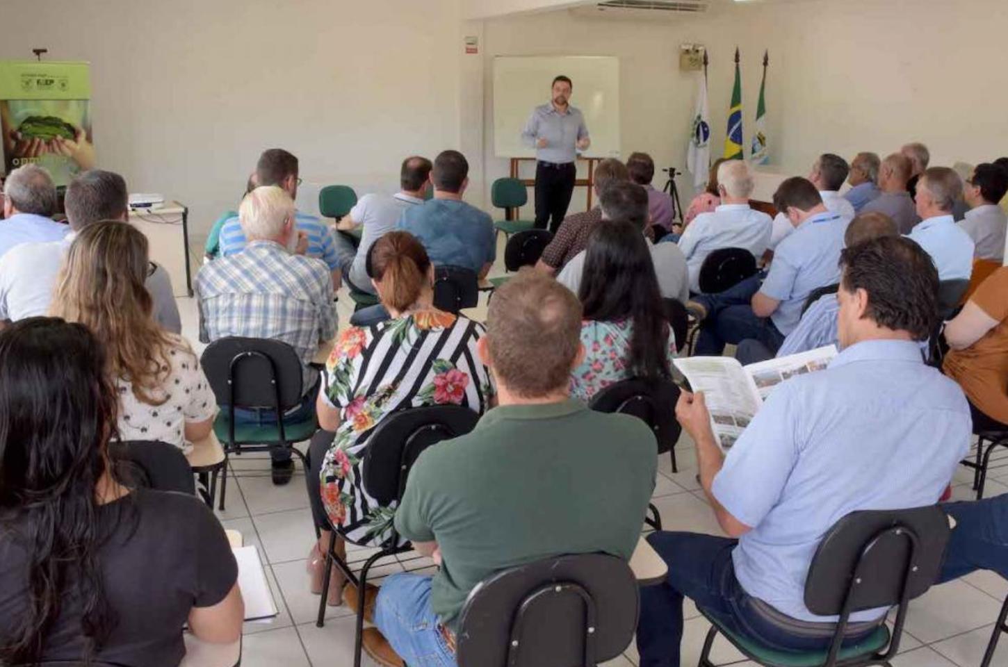 Apucarana recebe encontro regional para discutir desenvolvimento rural no Vale do Ivaí